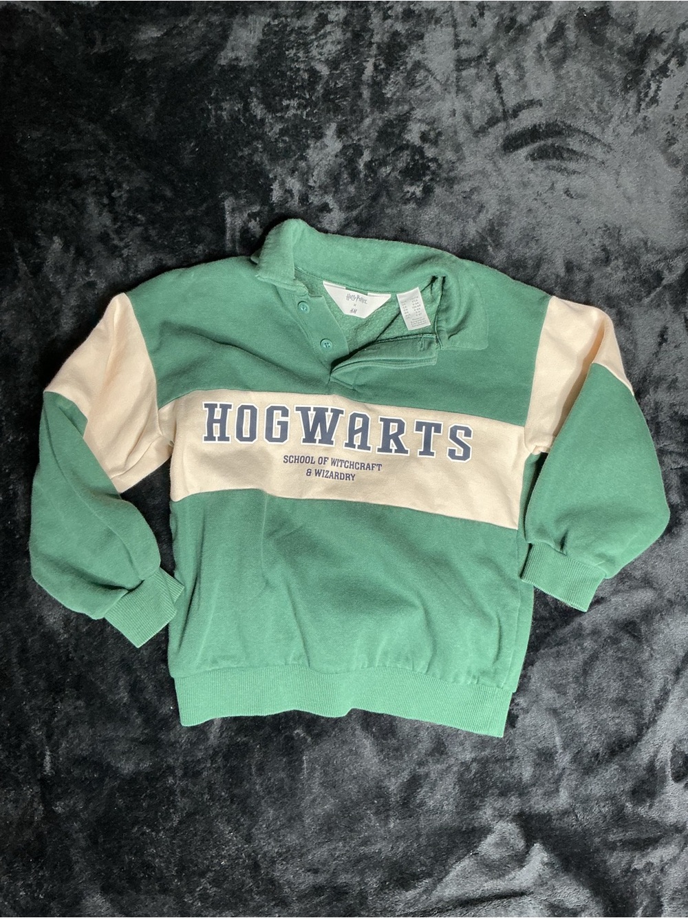 H&M Green and Cream Hogwarts Rugby Pullover
